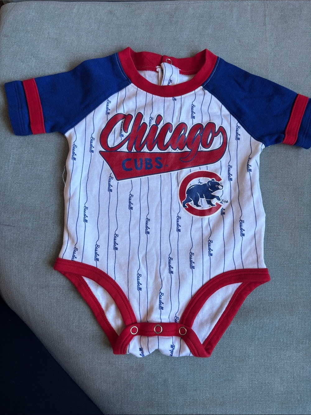 Genuine Merchandise Chicago Cubs Baby Bodysuit in White, Blue and Red